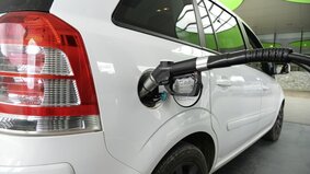 Tanken, Erdgasfahrzeug – das Betanken eines Erdgasbetriebenen Fahrzeuges