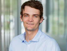 1 Antwort bitte: Julian Kretz, Next Kraftwerke